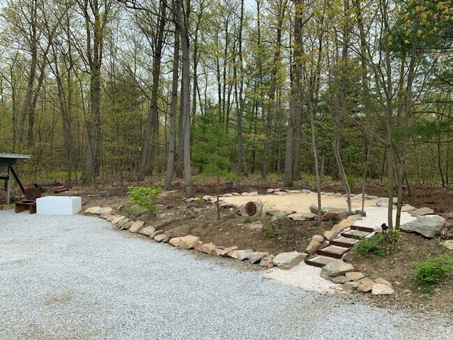 Foto del edificio - 660-E Green Springs Rd