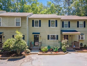 Building Photo - 18 Willow Bridge Dr