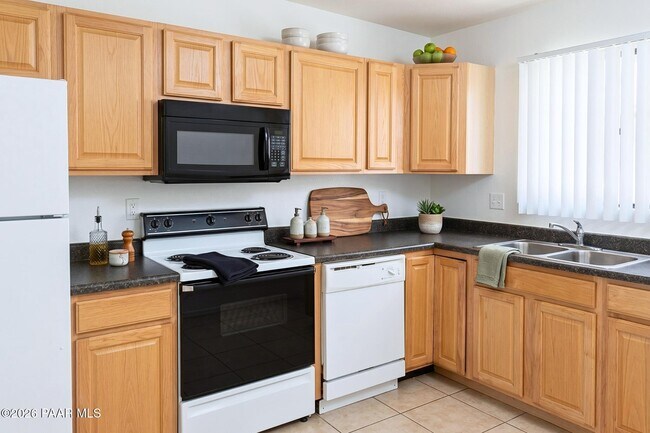 Foto del edificio - 352 W Delano St