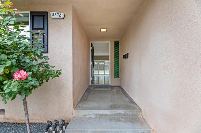 Foto del edificio - 4 Bedroom / 2 Bathroom Home for Rent $2,700