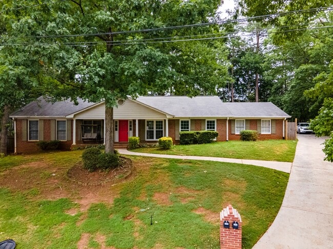 Photo - 2496 Leeshire Rd Townhome
