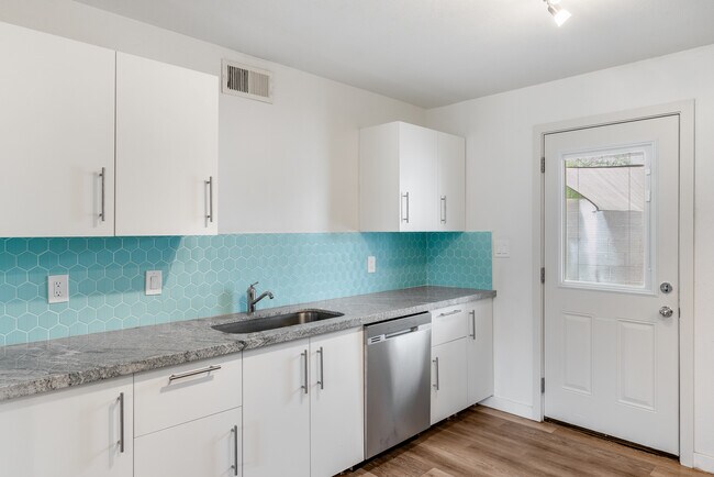 Photo - Pecan Grove Estates Apartment