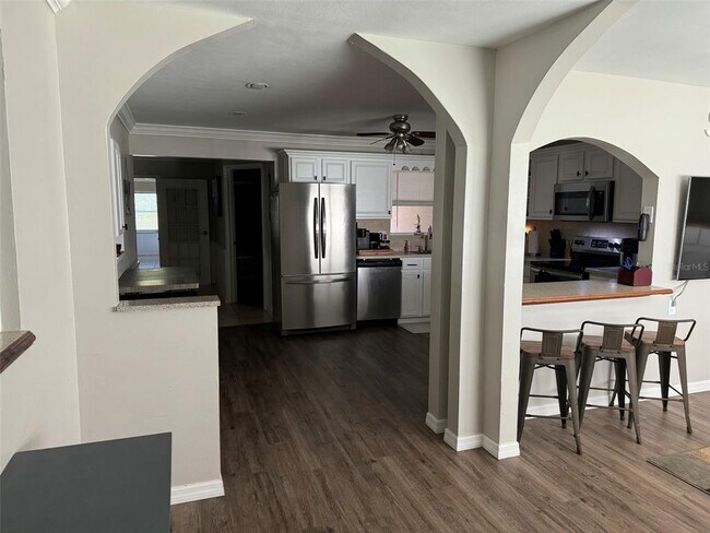 Building Photo - 2811 Poinciana Ct
