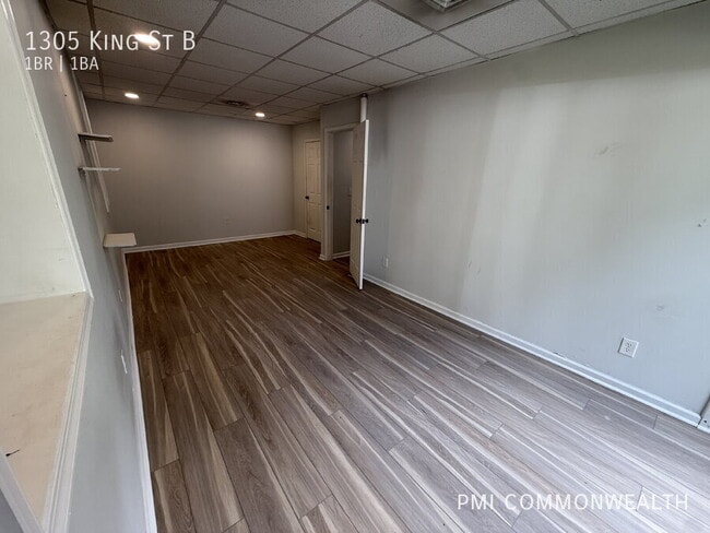 Building Photo - 1305 King St