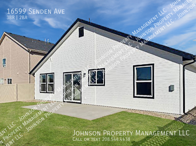 Building Photo - Stunning Newer 3-Bedroom Home with Modern ...