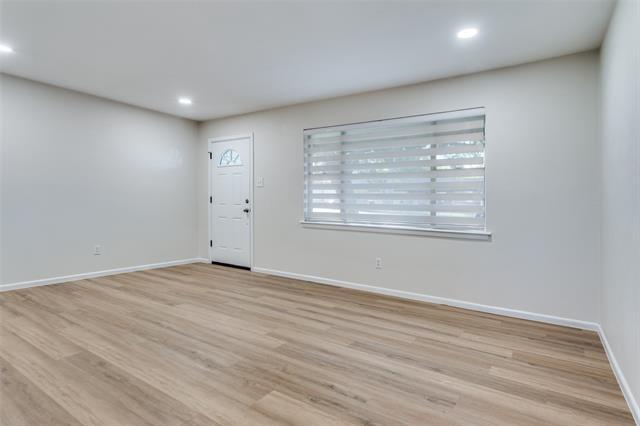 Foto del edificio - 8552 Gibbs Dr