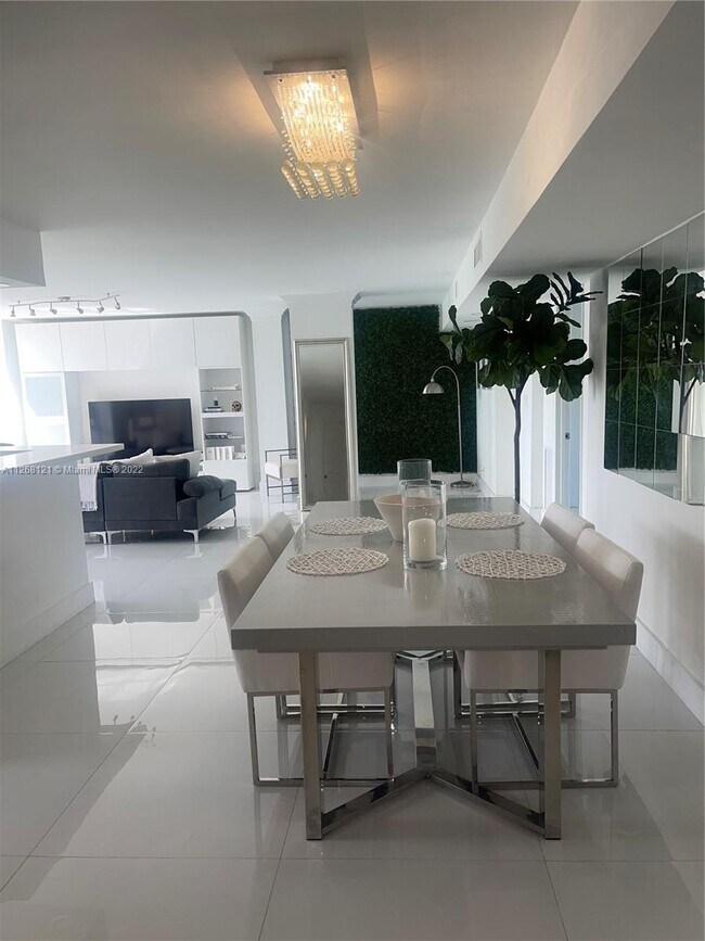 Foto del edificio - 18181 NE 31st Ct