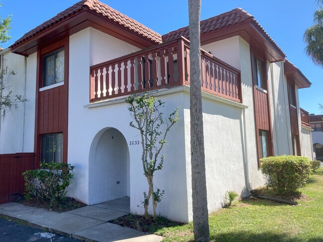 Afuera - 2033 Oak Meadow Cir