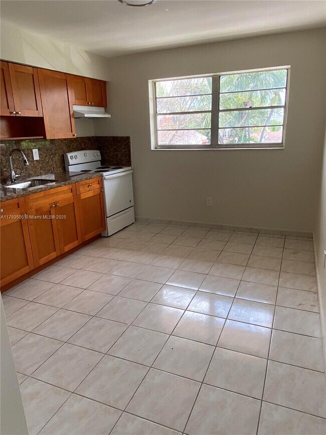 Foto del edificio - 1836 NW 22nd Ct