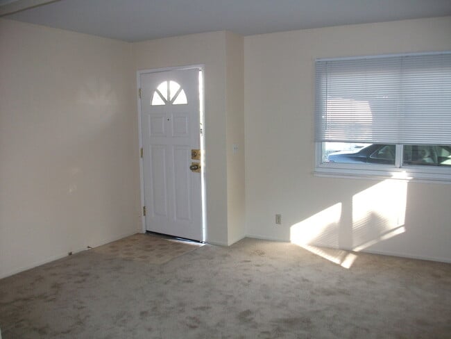 Photo - 125 Duane St Apartment