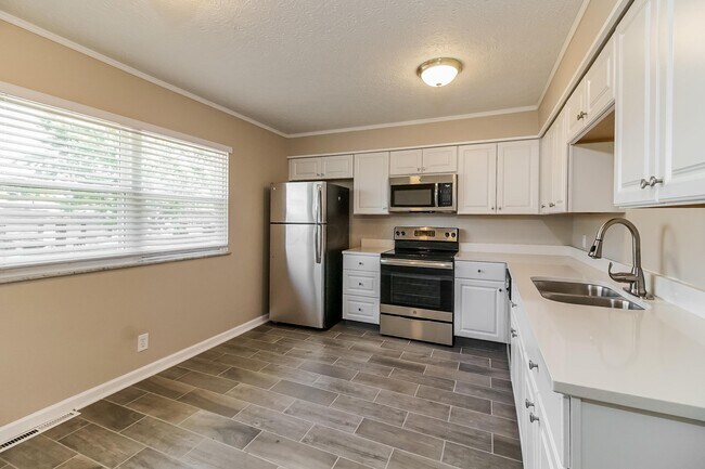 Building Photo - 3193 Elmreeb Dr
