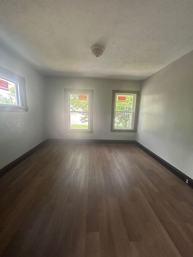 Foto del edificio - 2103 W 106 ST