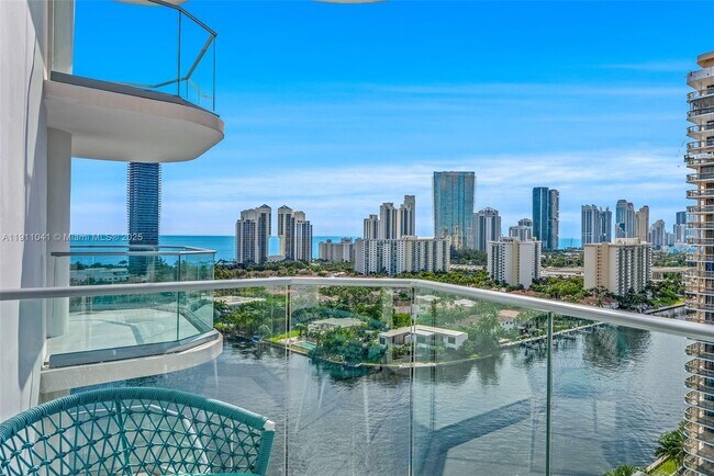 Foto del edificio - 19707 Turnberry Way