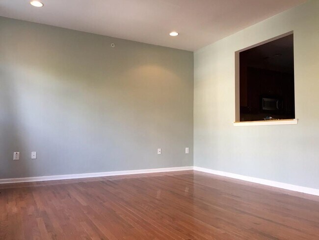 Building Photo - 3 Kissam Ct