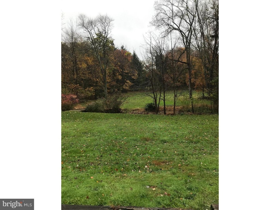 Primary Photo - 117 S Trooper Rd