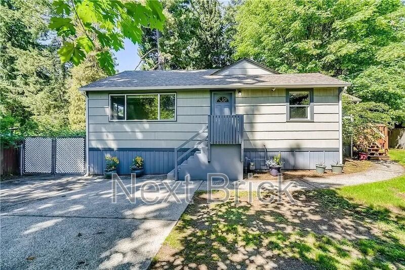 Primary Photo - 11015 17th Ave NE