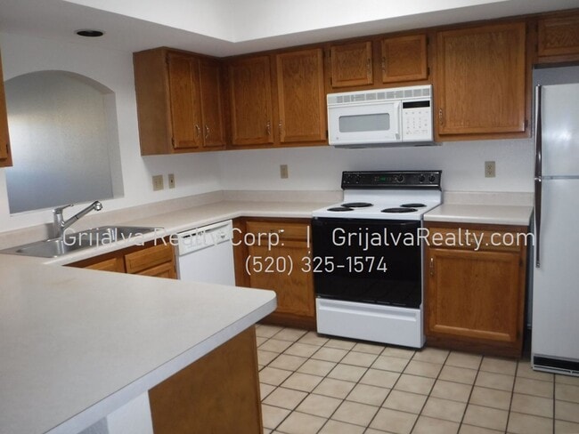 Foto del edificio - Cute 2 Bedroom, 2 Bath Townhome  (Speedway...