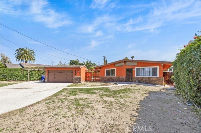Building Photo - 9417 Mango Ave