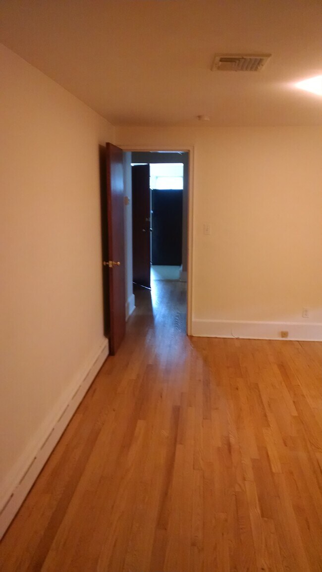 Building Photo - 1250 Anderson Ave