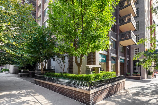 Building Photo - 48 E 80th St