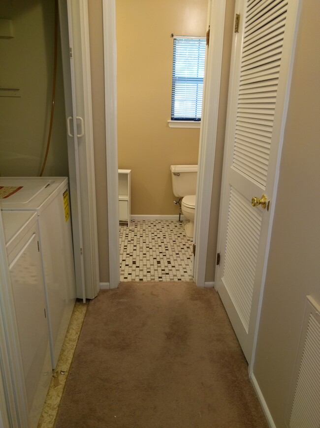 Hall Way - 824 Orlando St
