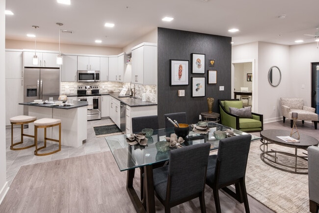 Building Photo - River's Ledge