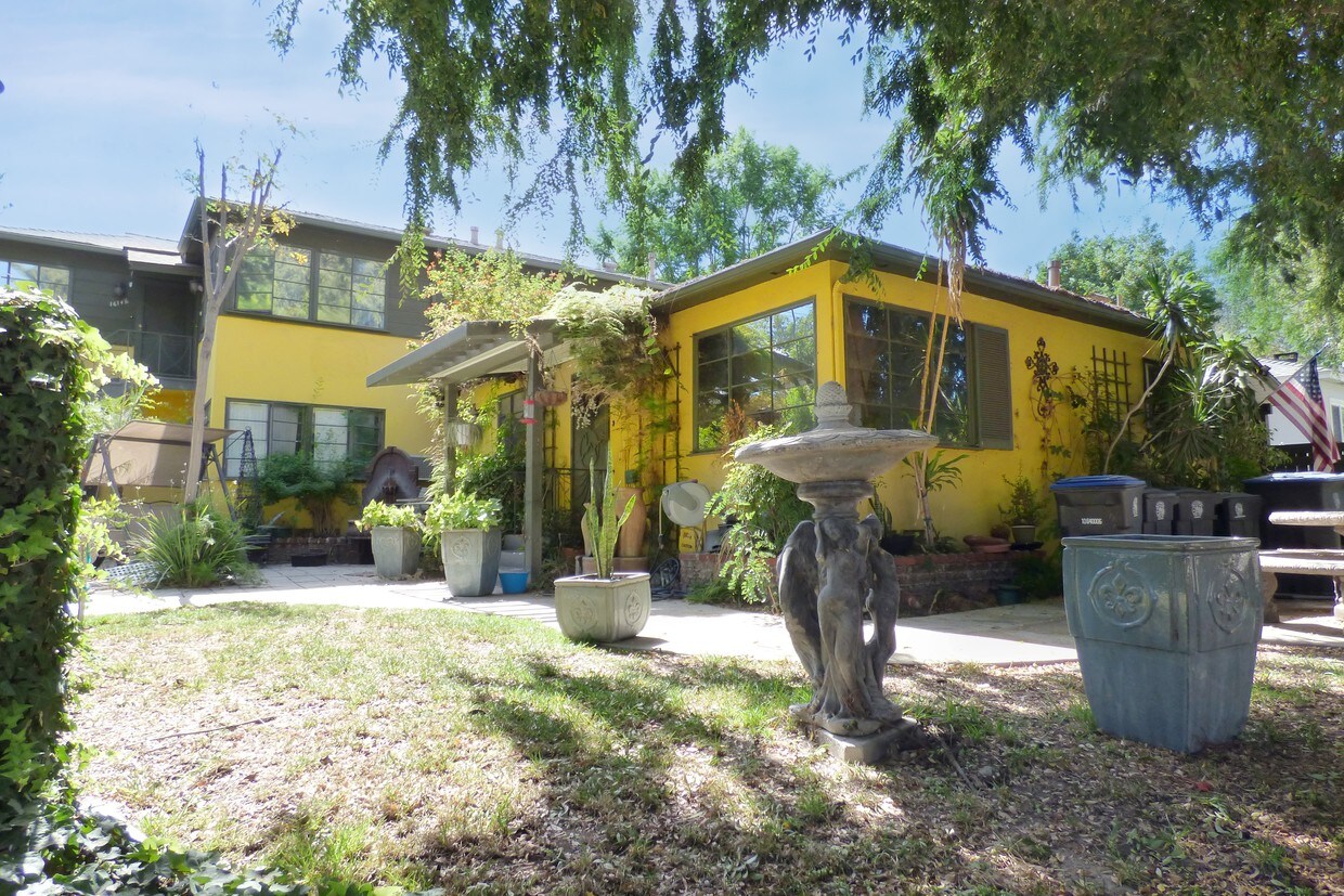 Building Photo - 1612 W Alameda Ave