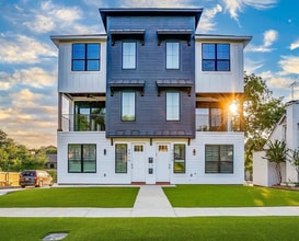Building Photo - 2201 W Devitt St