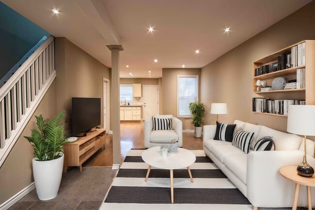 Building Photo - 57 Francis St