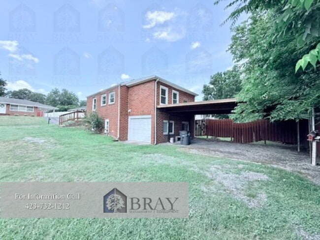 Building Photo - Cozy Brick Home with Huge Garage – Great K...