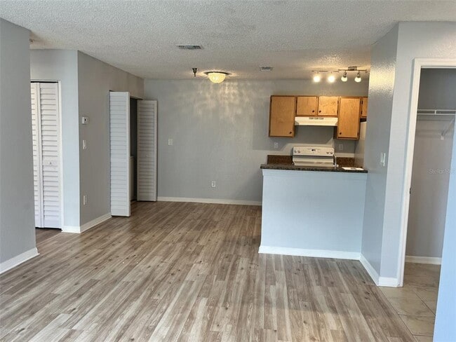 Building Photo - 10263 Gandy Blvd N