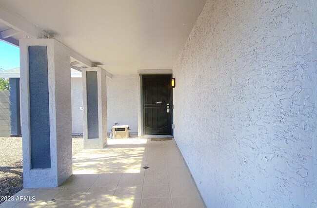Foto del edificio - 1203 W Mariposa St