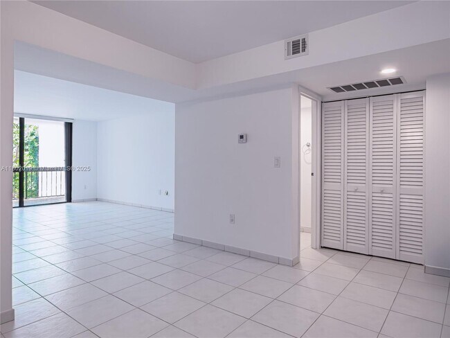 Building Photo - 2333 Brickell Ave