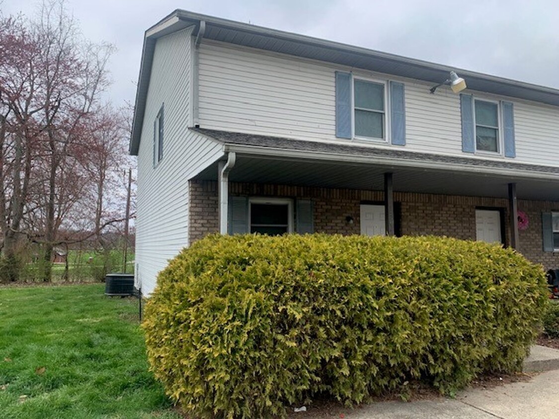 Primary Photo - 1300-1302 S Hickory Grove Lane