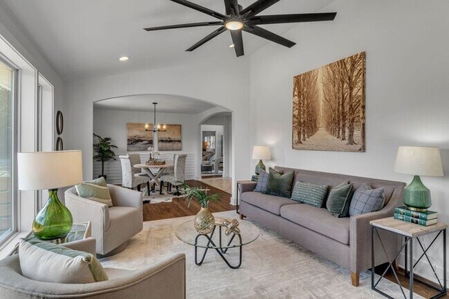 Building Photo - Secluded Remodeled Madison House