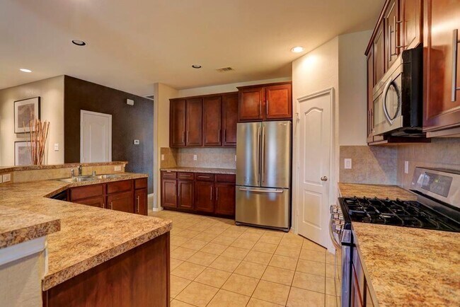 Building Photo - 21427 Slate Crossing Ln