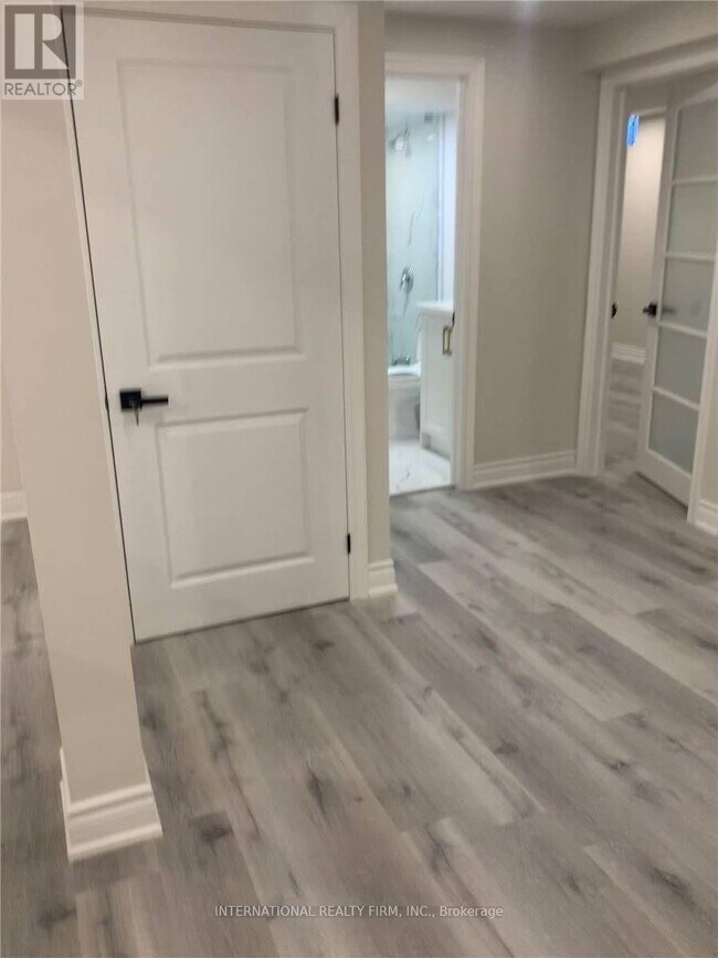 Photo du bâtiment - 62 Embassy Dr