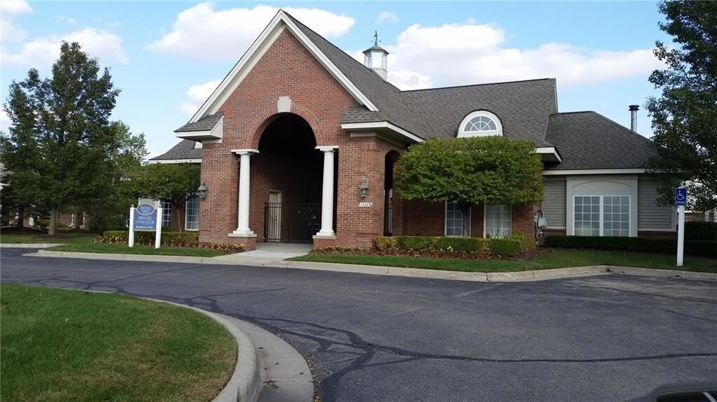 Primary Photo - 15265 Yale Dr