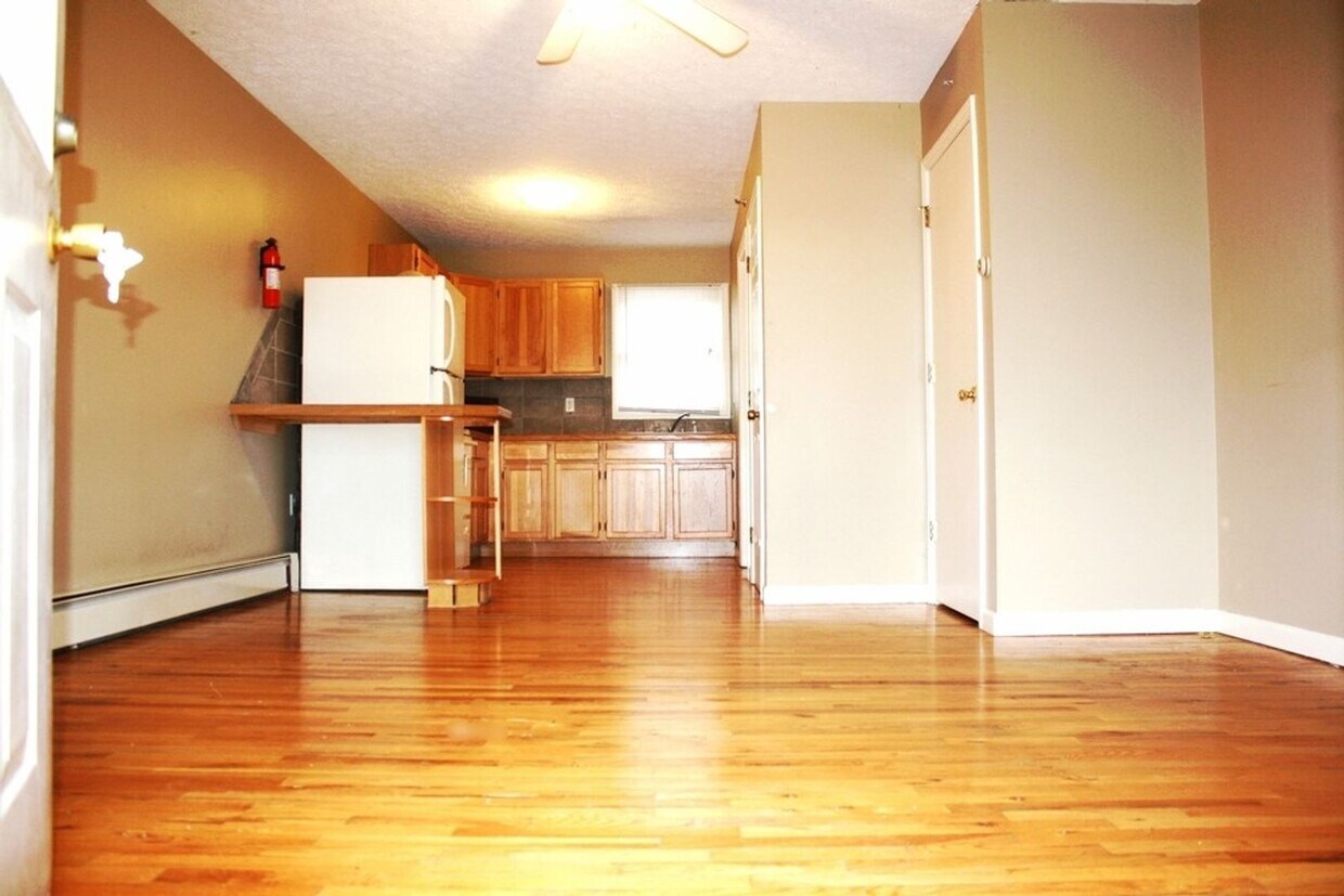 Foto principal - 203 E College Ave