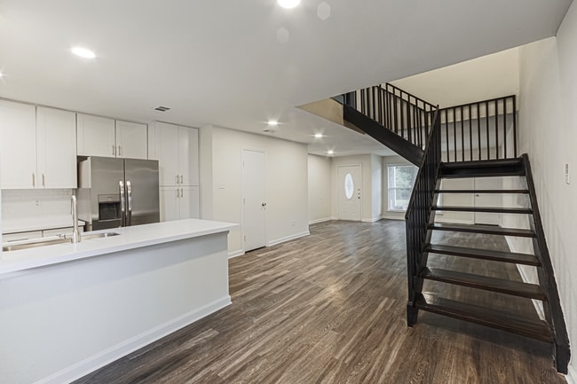 Interior Photo - Roundhill Townhomes