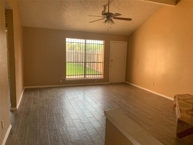 Building Photo - 5411 Regal Ridge Ln