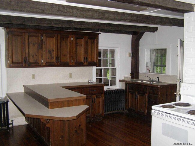 Foto del edificio - 49 Lynch Rd