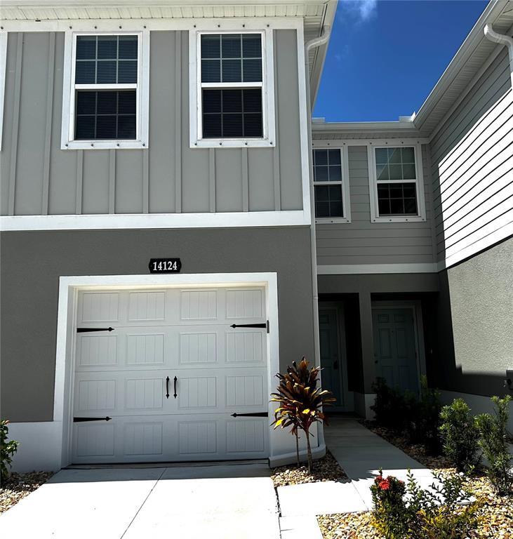 Foto principal - 14124 Crimson Ave