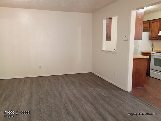Foto del edificio - 515 Peppertree Ln