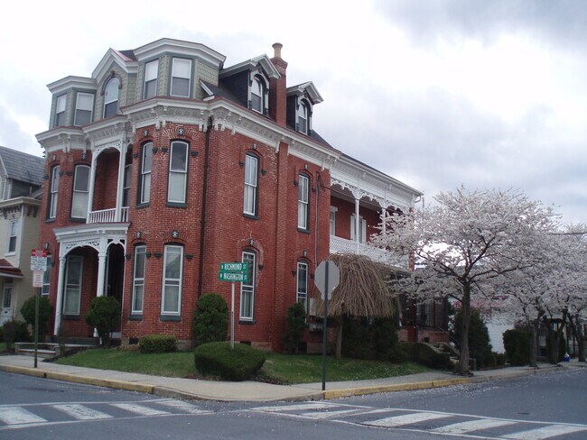 32 N Richmond St. Fleetwood PA 19522 - 32 N Richmond St
