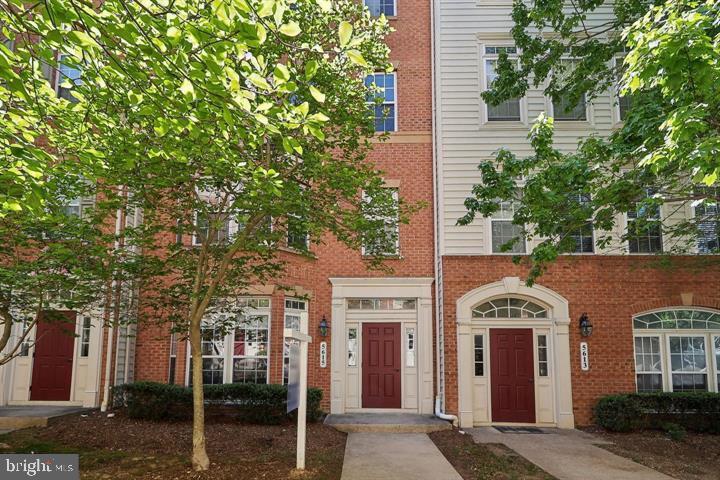 Foto principal - 5615 Harrington Falls Ln