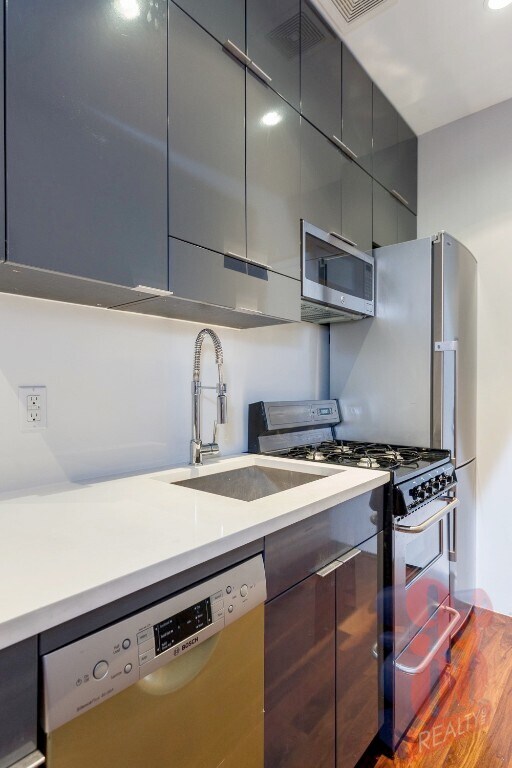 Foto del edificio - 1590 Lexington Ave