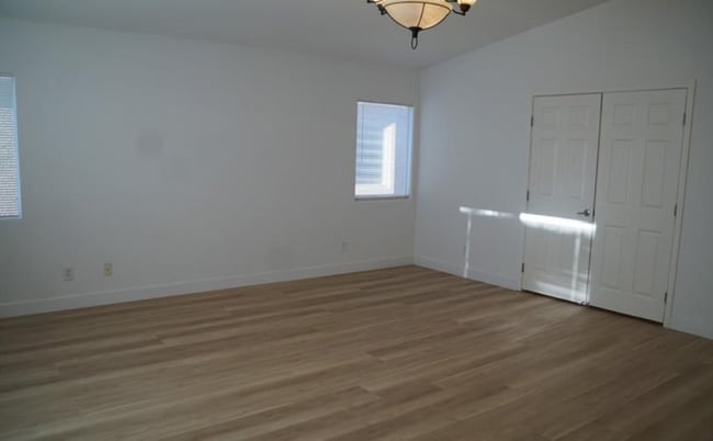 Foto del edificio - 389 Foster Springs Rd