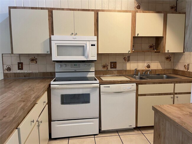 Foto del edificio - 3714 SW 69th Way