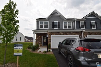 Building Photo - 129 Crabapple Ln